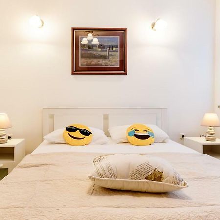 Central Apartment Smiley - Free Parking Загреб Екстериор снимка