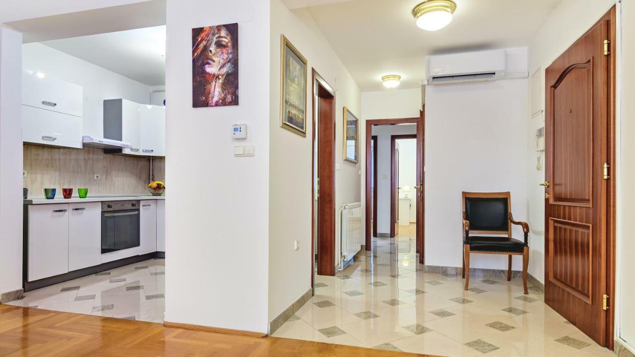 Central Apartment Smiley - Free Parking Загреб Екстериор снимка